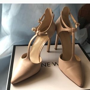 Sexy nude pumps